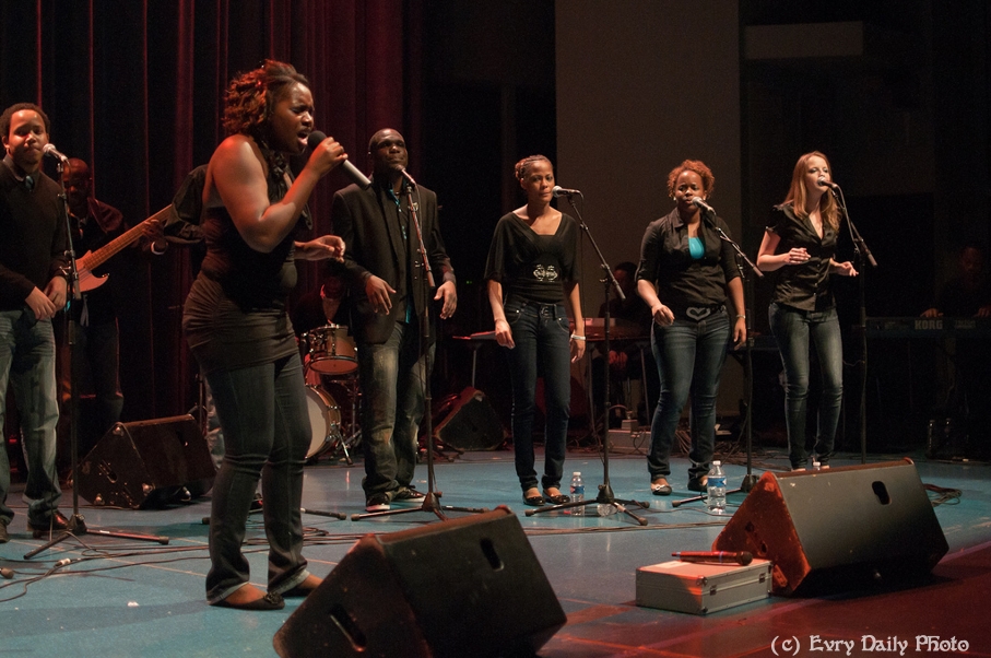 Evry Daily Photo - Telethon Evry 2010 - Concert Evry University Gospel - large - 5244014988.jpg